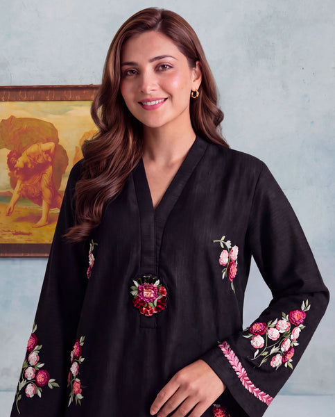 Black Bloom Embroidered Dhanak 2-Piece Suit