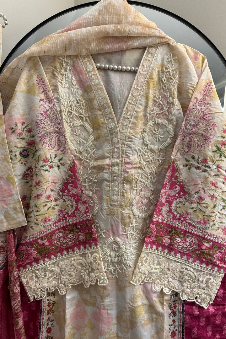 Elegant Floral Embroidered Lawn 3-Piece Suit with Handmade Neck Detail