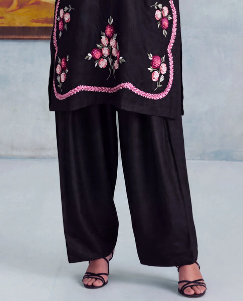 Black Bloom Embroidered Dhanak 2-Piece Suit