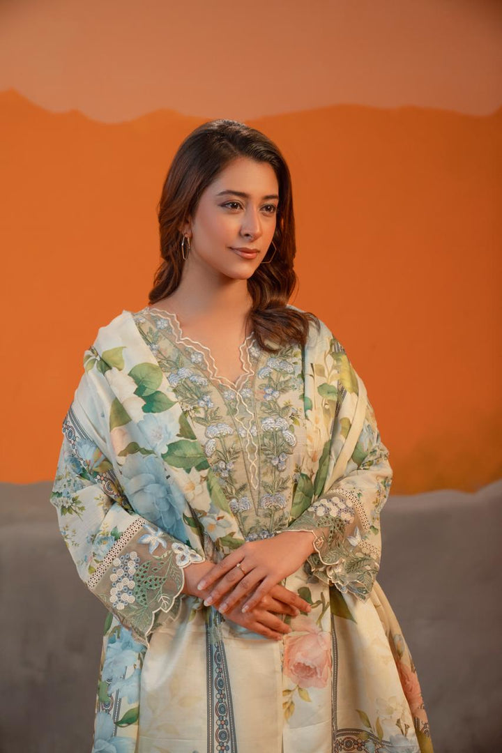 Elegant Floral Winter Khadar 3-Piece Suit