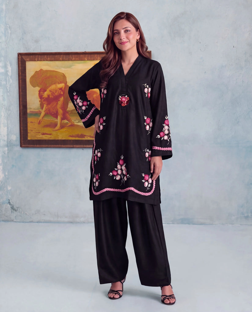 Black Bloom Embroidered Dhanak 2-Piece Suit