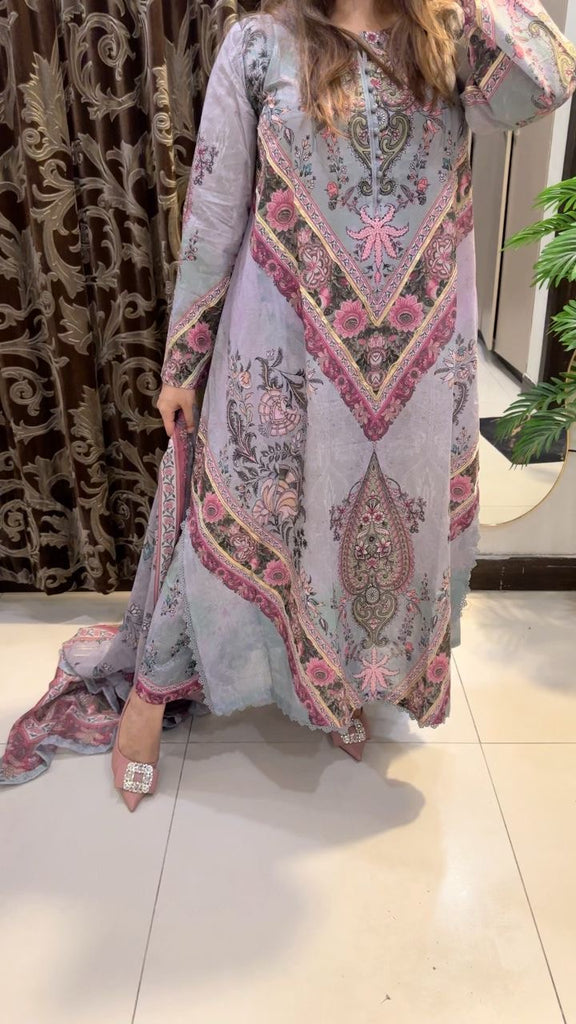 Pastel Grey Floral Lawn 3-Piece Suit with Munarq Dupatta