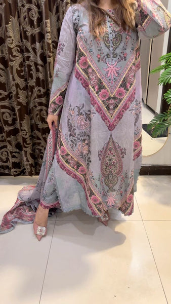 Pastel Grey Floral Lawn 3-Piece Suit with Munarq Dupatta