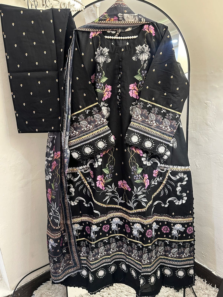 Midnight Floral Lawn 3-Piece Suit with Gotta Work & Minaar Dupatta