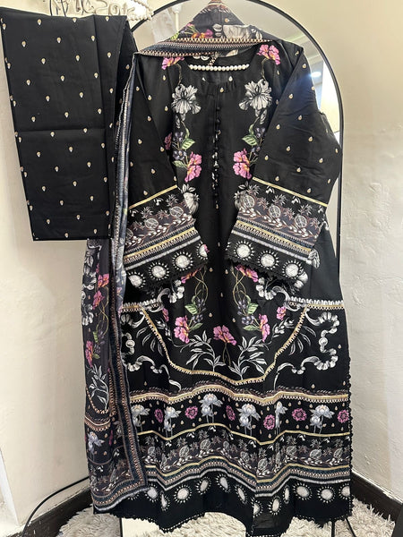 Midnight Floral Lawn 3-Piece Suit with Gotta Work & Minaar Dupatta