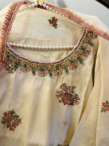 Title:
✨ Handcrafted Raw Silk 3-Piece Ensemble with Farshi Shalwar ✨