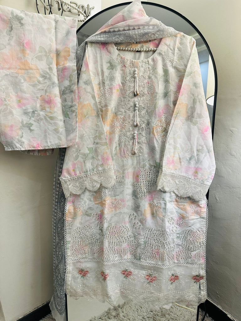 Luxury Floral Lawn 3Piece Suit – Embroidered Chikankari Style (Summer Edition)