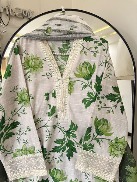 Garden Elegance Embroidered Lawn 3 Piece