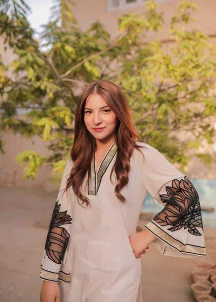 Elegant Black & White 2 Piece Lawn Suit – Embroidered Patch with V-Neck Lace