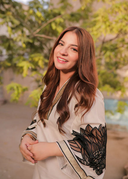 Elegant Black & White 2 Piece Lawn Suit – Embroidered Patch with V-Neck Lace