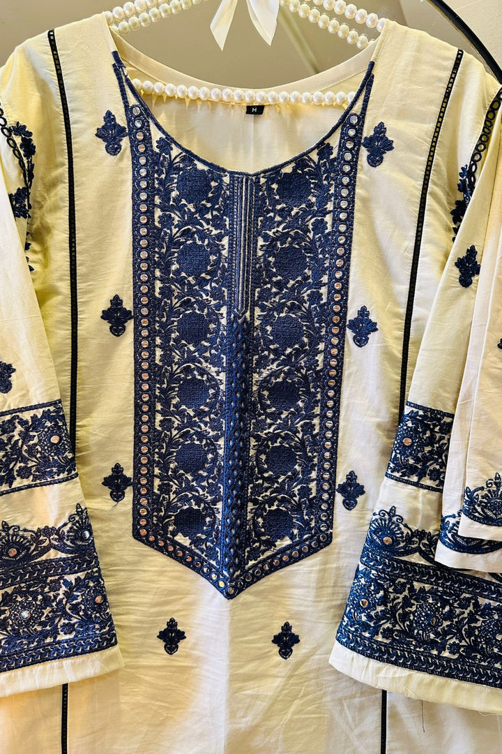 Navy white elegance