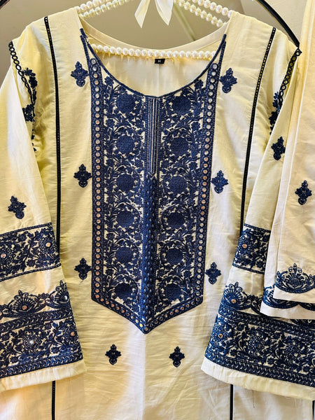 Navy white elegance