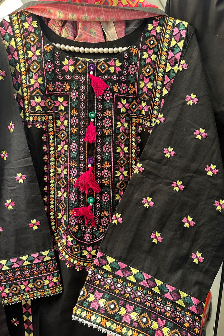Sindhi multi ethnic stlye