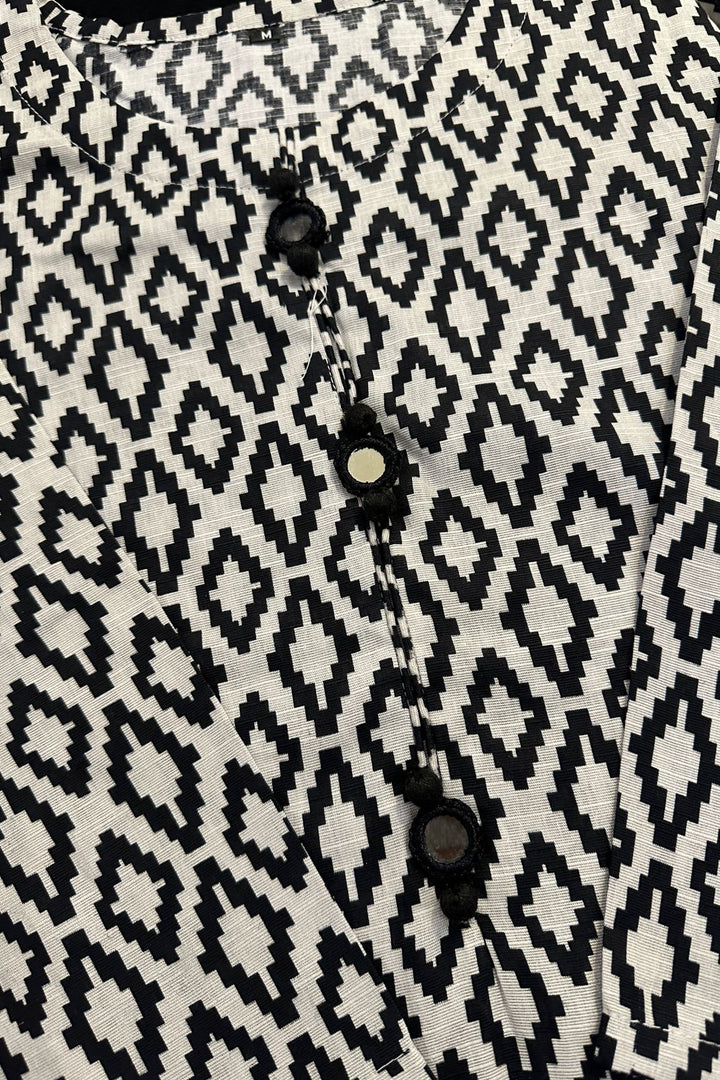 geometric outfit in khadar