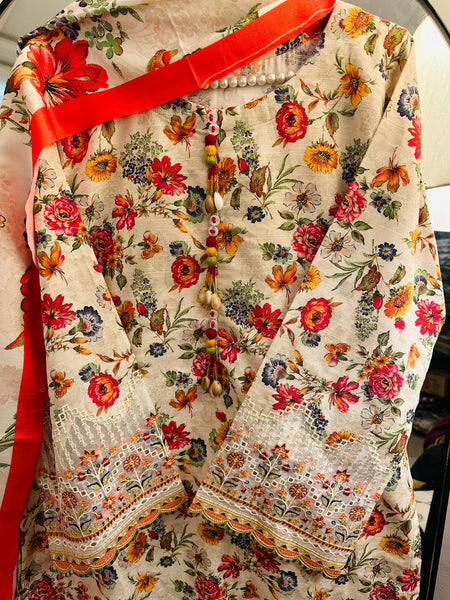 Blossom Grace – Off-White Floral 3-Piece Ensemble