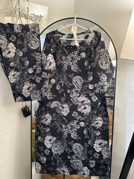 Elegant black floral printed dress