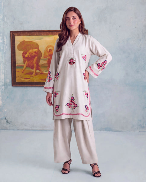 Ivory Bloom Embroidered Dhanak 2-Piece Suit