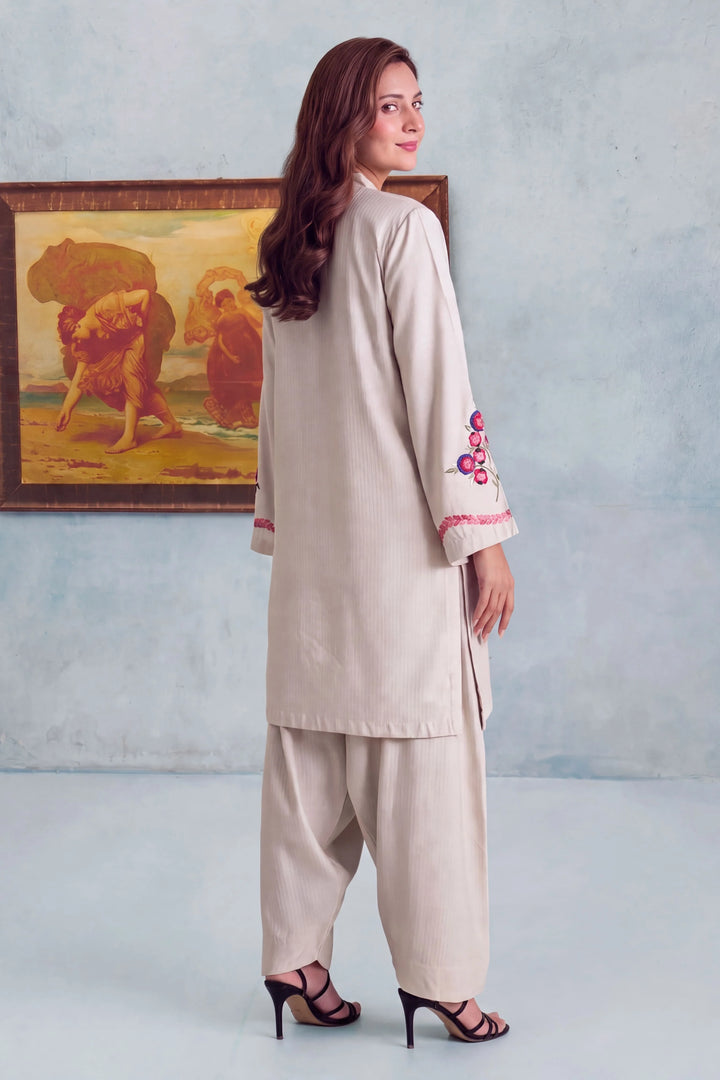 Ivory Bloom Embroidered Dhanak 2-Piece Suit