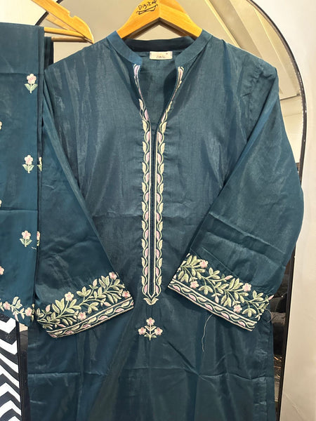 2-Piece Raw Silk Suit – Elegant Floral Embroidery