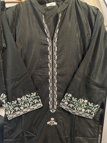 2-Piece Raw Silk Suit – Elegant Floral Embroidery