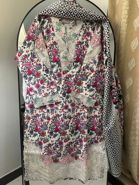 Ethereal Floral Charm – Printed 3 Piece Suit with Statement Lace Dupatta