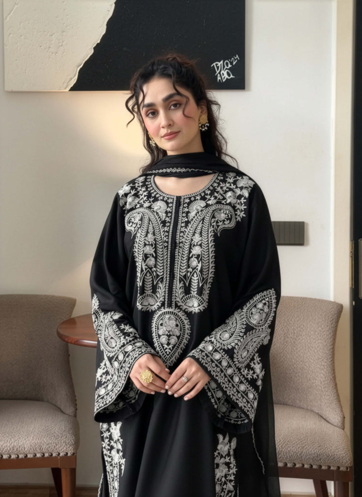 Black & White Embroidered 3-Piece Lawn Suit – Elegant Pakistani Women's Dress